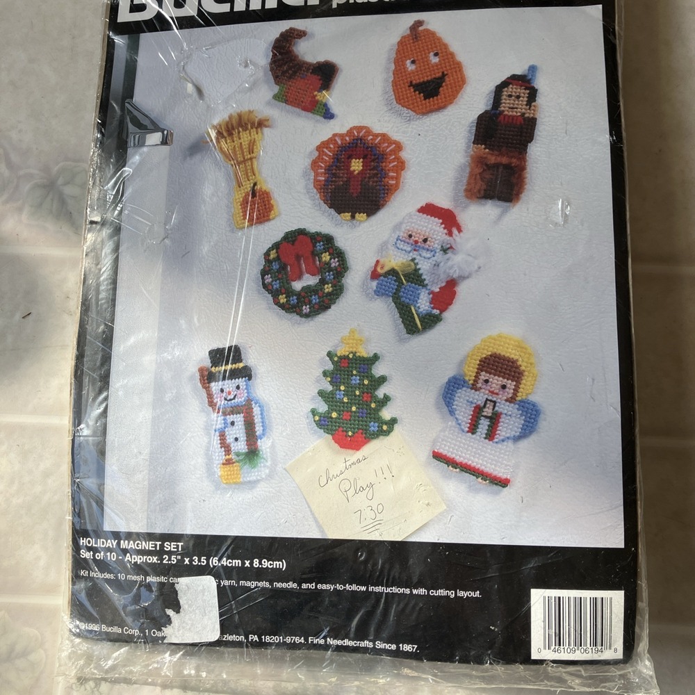 Bucilla Plastic Canvas Kit‎ #6194 Holiday Magnet Set 10 Magnets 2.5" x 3.5"